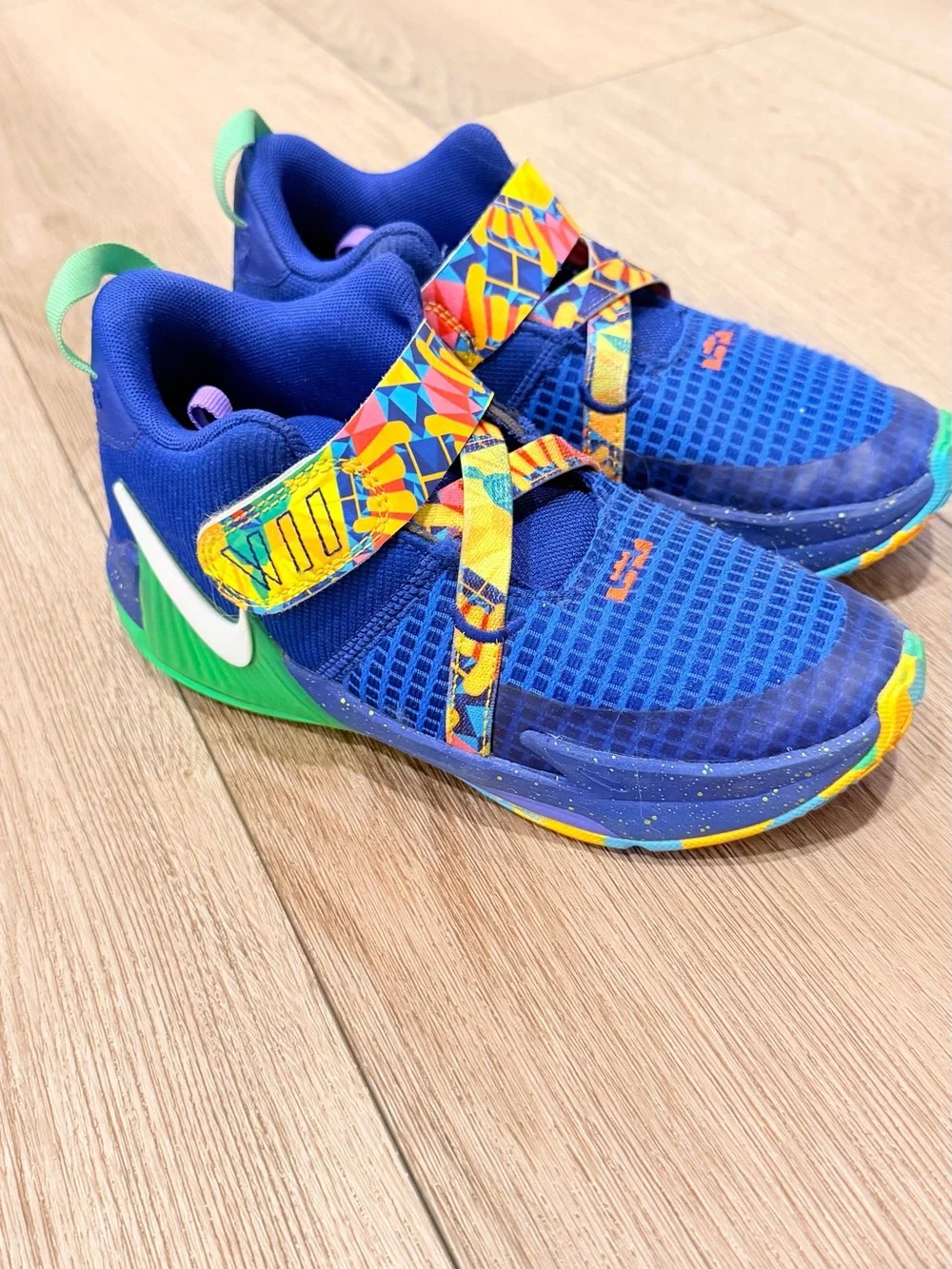 Nike Kids LeBron Witness 7 PS Kaleidoscope Strap Basketball Sneakers